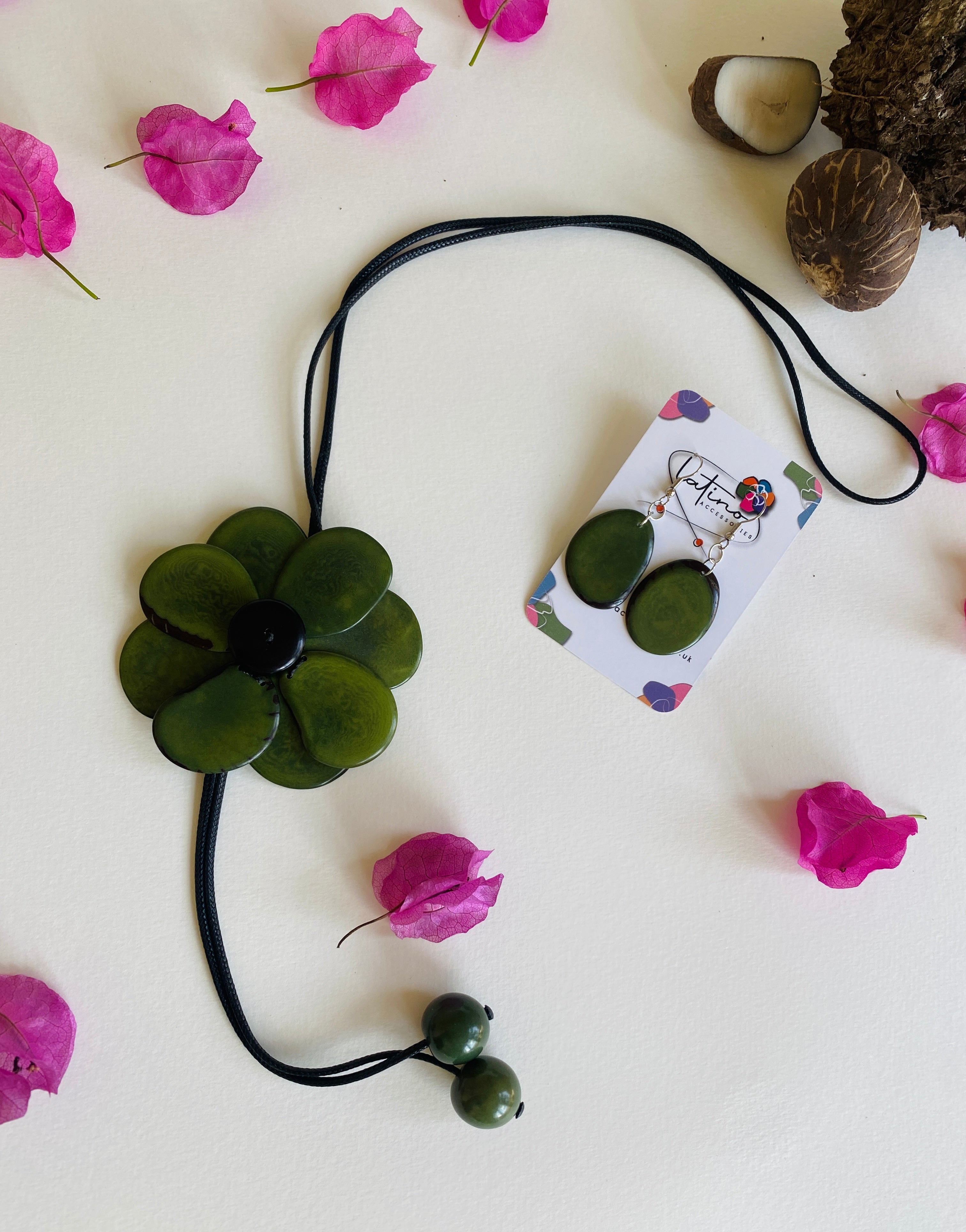 Margarita Flower Tagua Necklace Set - Green